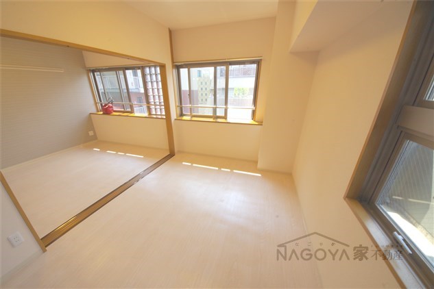 フローラル千種 リビング