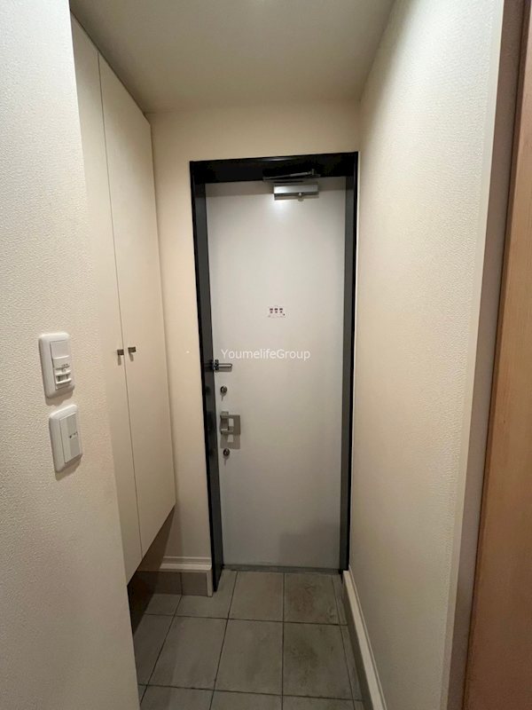 クレドール湘南 玄関