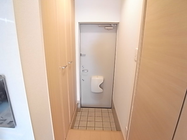 アヴニールＫ 玄関