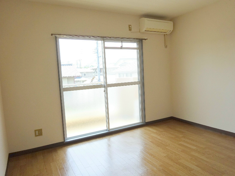 サンライズハチマン リビング