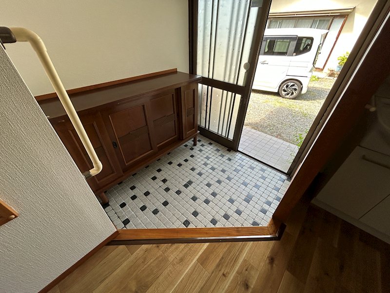 神田西棟 玄関