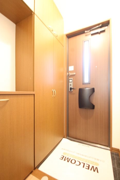クローバーハイツ杉塚 玄関