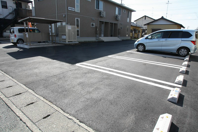 インペリアル 駐車場
