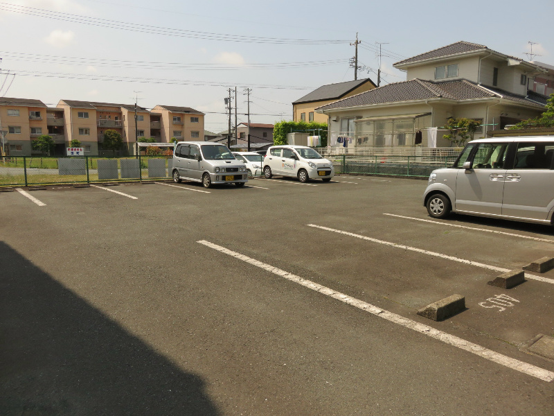 グッドフェローズ 駐車場