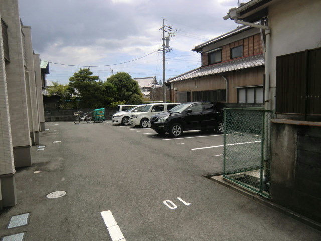 棒屋第五下池ハイツ  駐車場