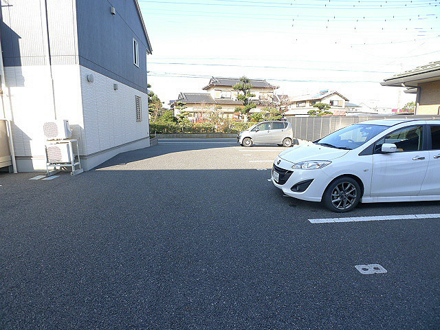 ピラタス　Ⅶ 駐車場