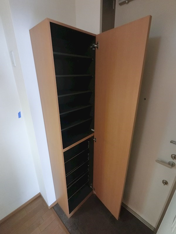 エヴァーハイブ 玄関