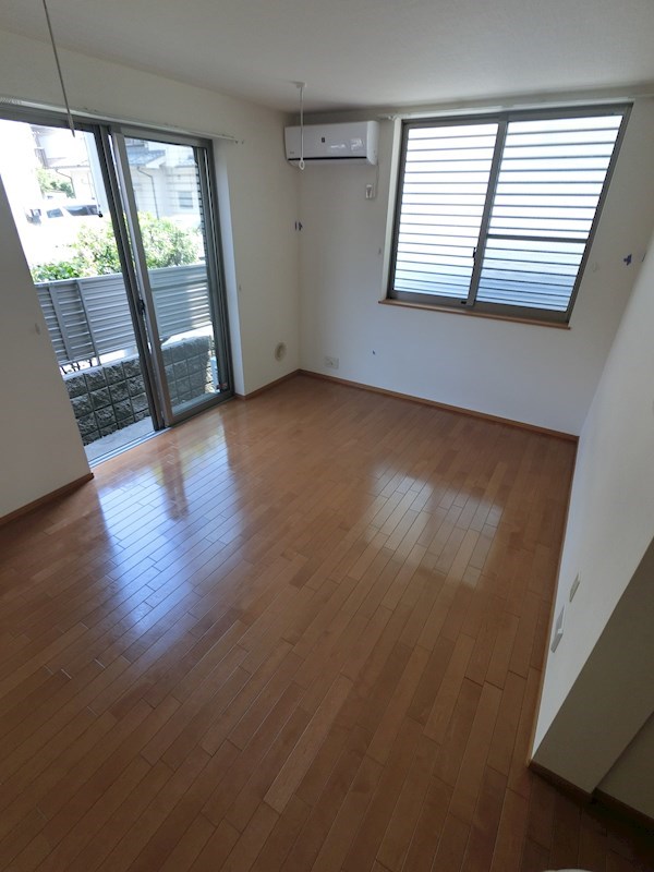 エヴァーハイブ リビング