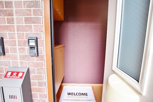 ヴェルジェ深田 玄関