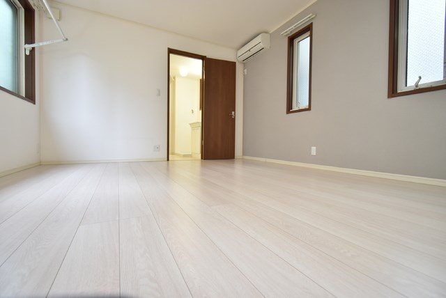 Danville Avenue ベッドルーム