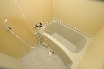 シティベール宇佐町 風呂画像