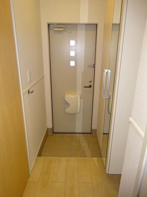アグニＳ 玄関