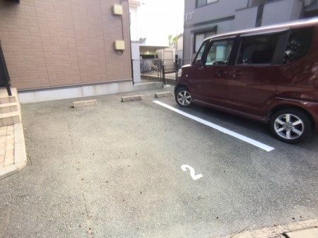 ブルーグラース 駐車場