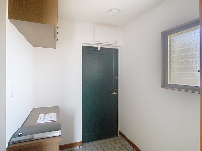 ミラクル西塚 玄関