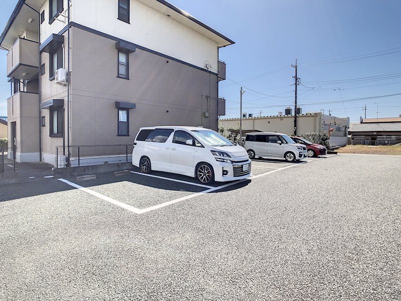 サバティーニ新橋 駐車場