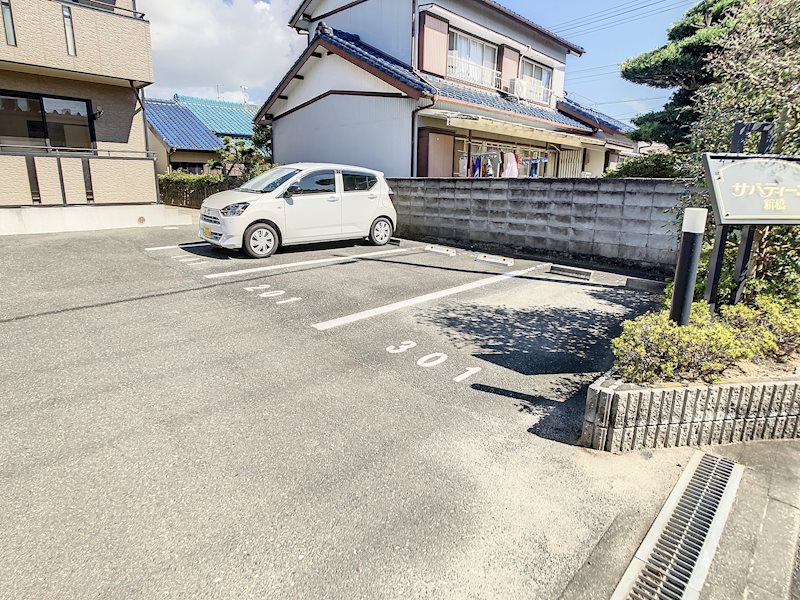 サバティーニ新橋 駐車場