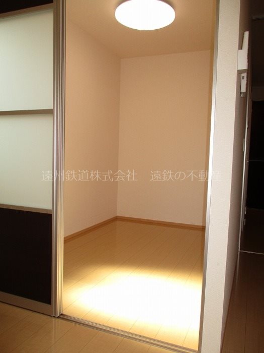 サニーコート丸領　B ベッドルーム