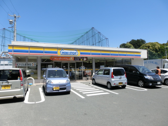 グレース西山 コンビニ