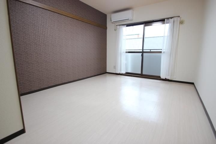 ブライト・リリカル リビング