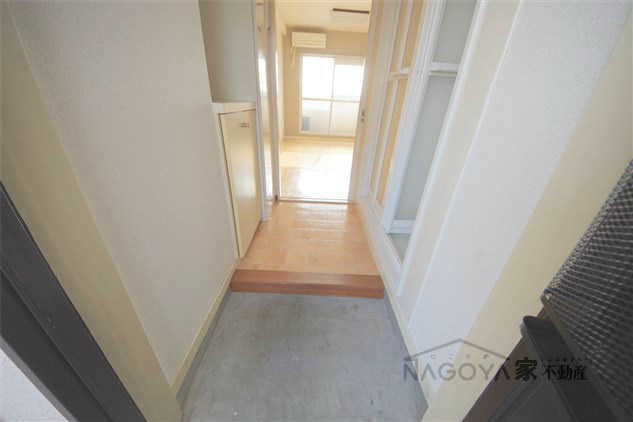 ナビオ杁中 玄関