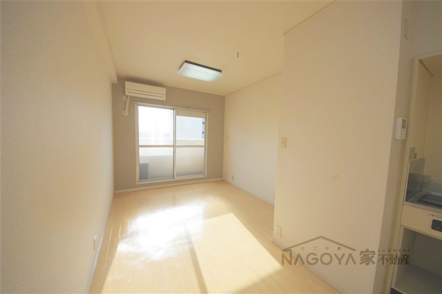 ナビオ杁中 リビング