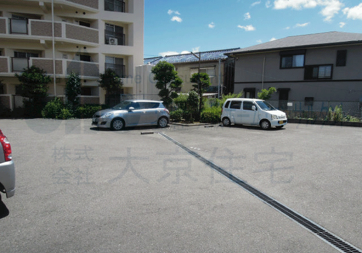 アーバンライフ浅尾 駐車場