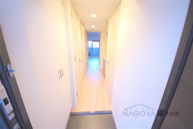 プレサンス名古屋STATIONルミアス 玄関