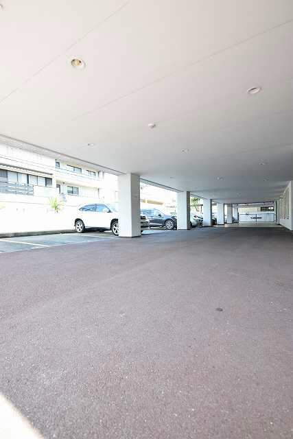 日興御所前スカイマンション 駐車場