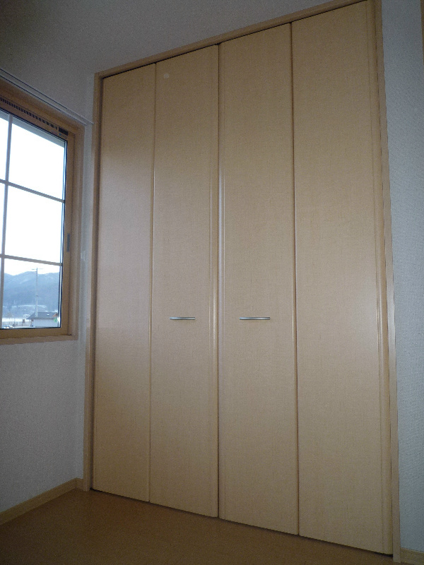 フォレストグリーンハマB 収納