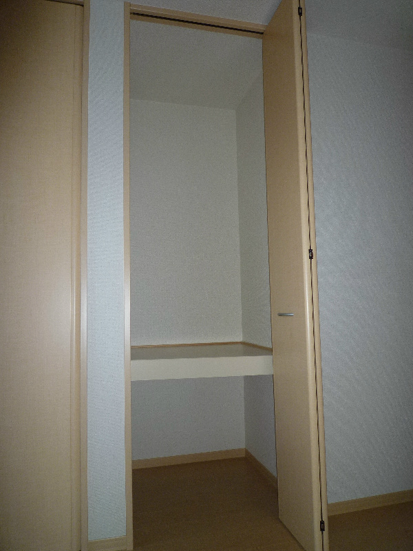 フォレストグリーンハマB 収納