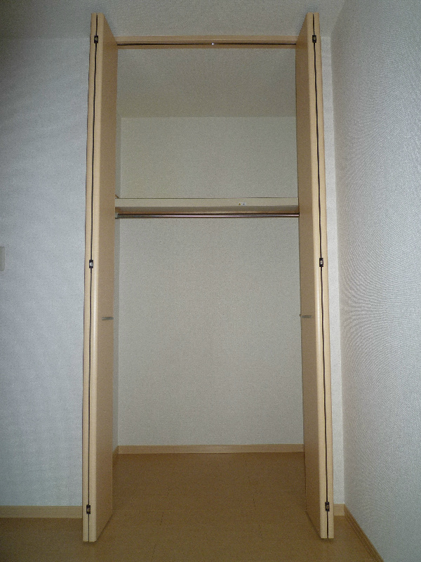 フォレストグリーンハマB 収納