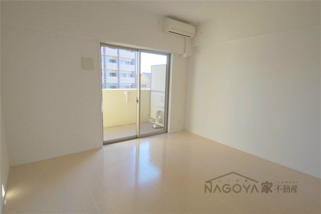 カレント茶屋が坂 リビング