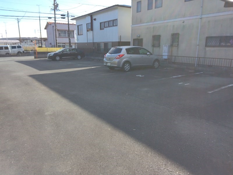 溜屋ハイツⅢ 駐車場