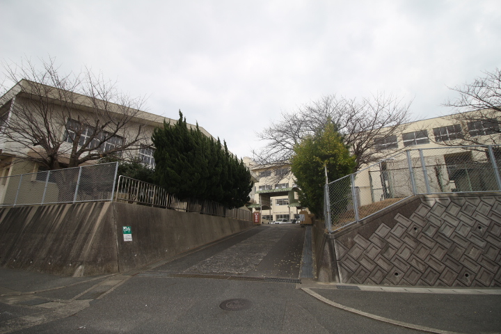 あけぼのハイツ 小学校