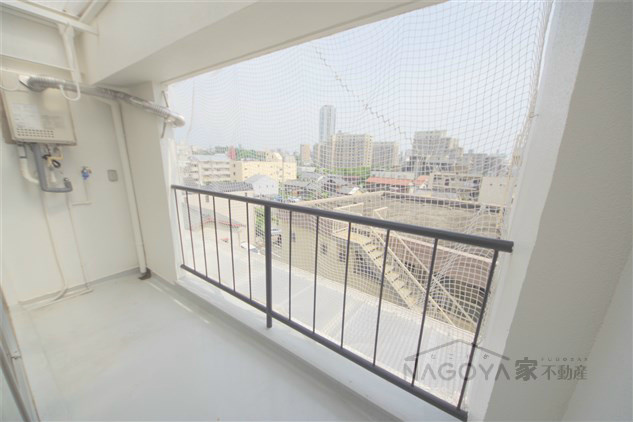 高見かえでビル ベランダ