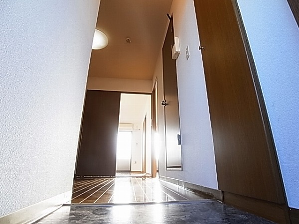アンプルールフェール柏 玄関