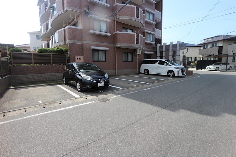 シャルマン室見 駐車場