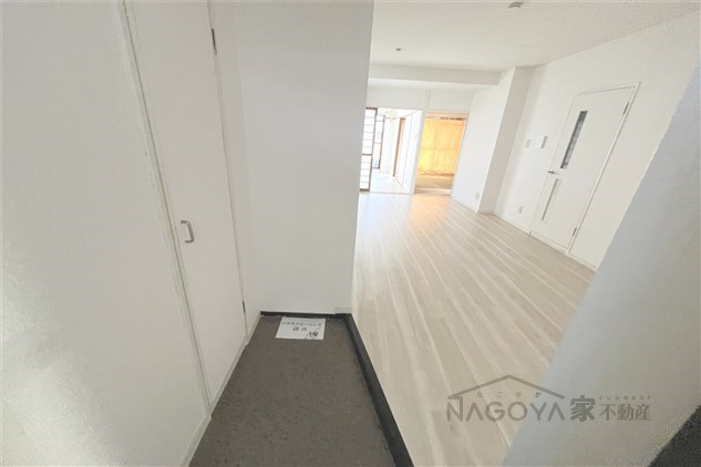 レスカール千代田 玄関