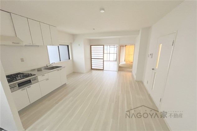 レスカール千代田 リビング