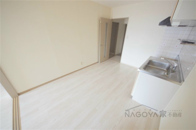 オレンジスクエア リビング