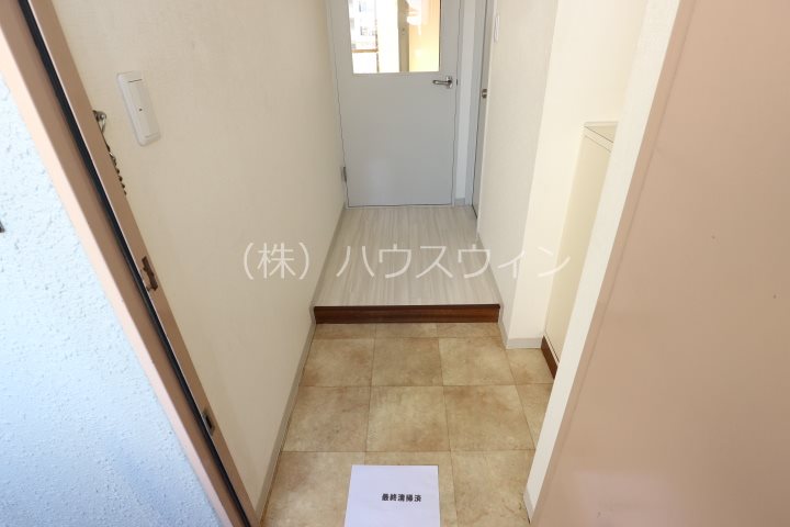 キャピタル南越 玄関