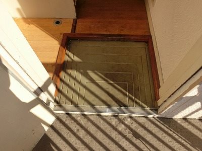 エステートピアいずみ 玄関