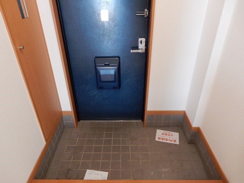 ハイツうみ 玄関