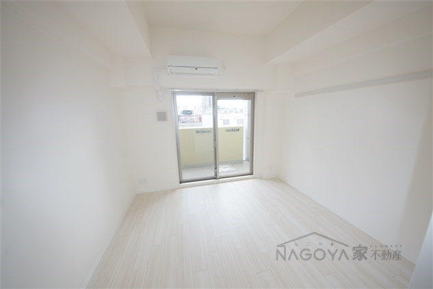 プレサンス久屋大通セントラルパーク リビング