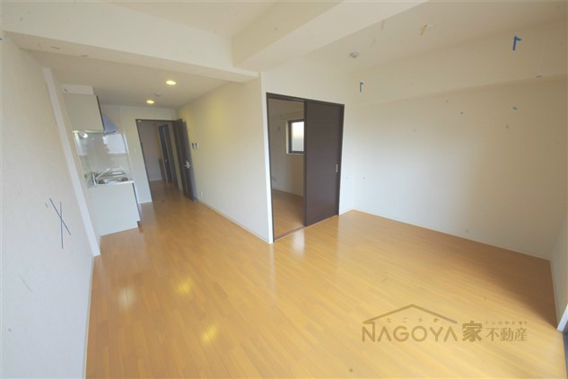 タカマツレジデンス鶴舞公園 リビング