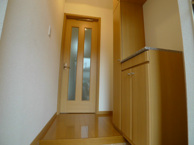 ジェルメ・ウエストⅡ 玄関