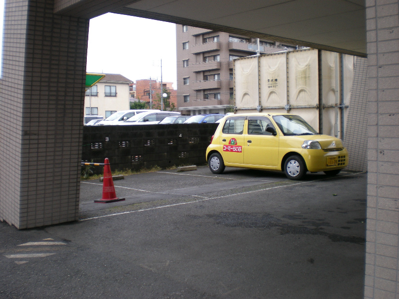 メゾンサモワール 駐車場