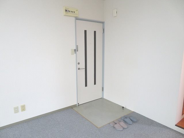カホクハイツ 玄関