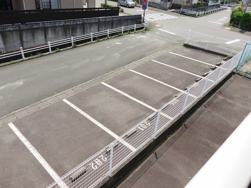 プロヴァンス 駐車場