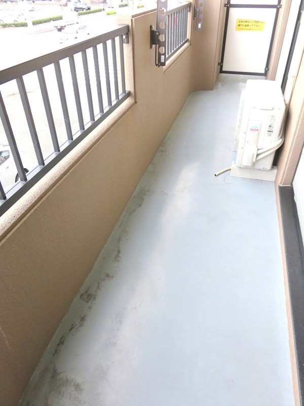 ＳＴＡＴＩＯＮ　ＦＲＯＮＴ（２ＬＤＫ） ベランダ
